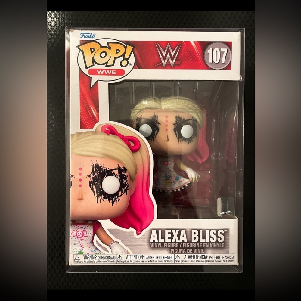 Alexa Bliss 107 Funko Pop W/PROTECTOR
